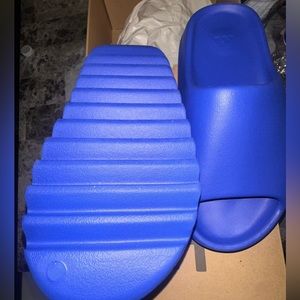 Yeezy Slides